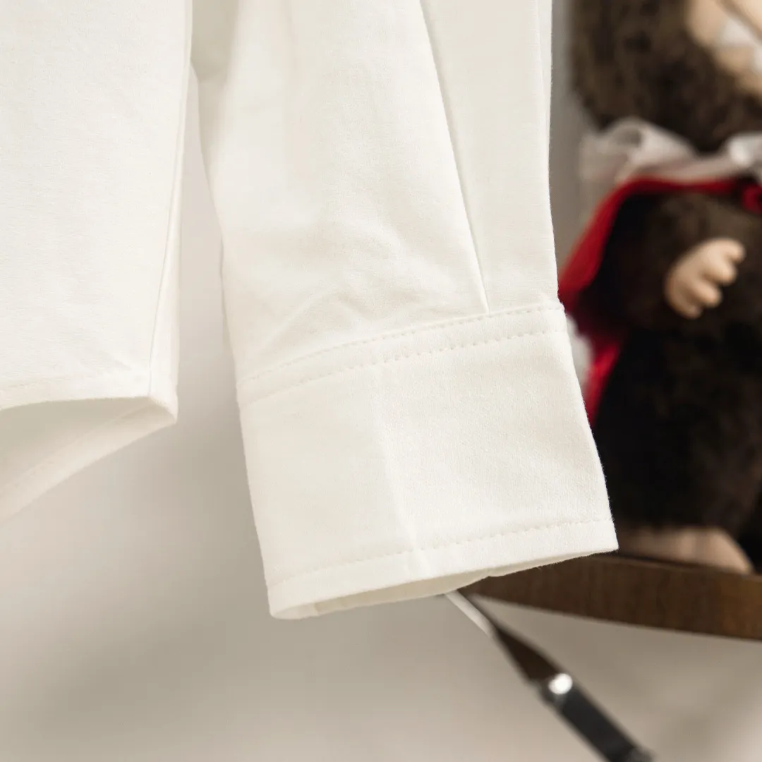 P270 zp version [Exclusive supply] Ralph Lauren/Ralph Lauren's classic evergreen single product 100 cotton Oxford spun old money style casual long-sleeved shirt. 100% restored workmanship. The entire garment is embedded with seams and clean edges. The upper back seams are reorganized for a better fit. ✅ 100 cotton Oxford spun on the face. Pre-wash treatment. The texture is tight and soft. ✅ Custom dyed original pearlescent white bottom buttons. Size partitions. ✅ Special shaped chiffon foil is included in the collar door tube. It is not easy to deform and pull. ✅ RL classic version of the Oxford shirt. The thick and crisp feeling brought by the Oxford cloth. It can be worn alone or as an outer layer. It can be worn in all seasons. It is a must-have item for the wardrobe. Get it with your eyes closed. Color: black, white, pink, blue, carbon gray, khaki, navy blue and red label, dark blue and white label (8 colors) Size: S M L XL Number: WW10974